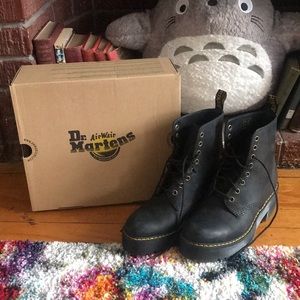 Dr. Martens Shriver platform boot